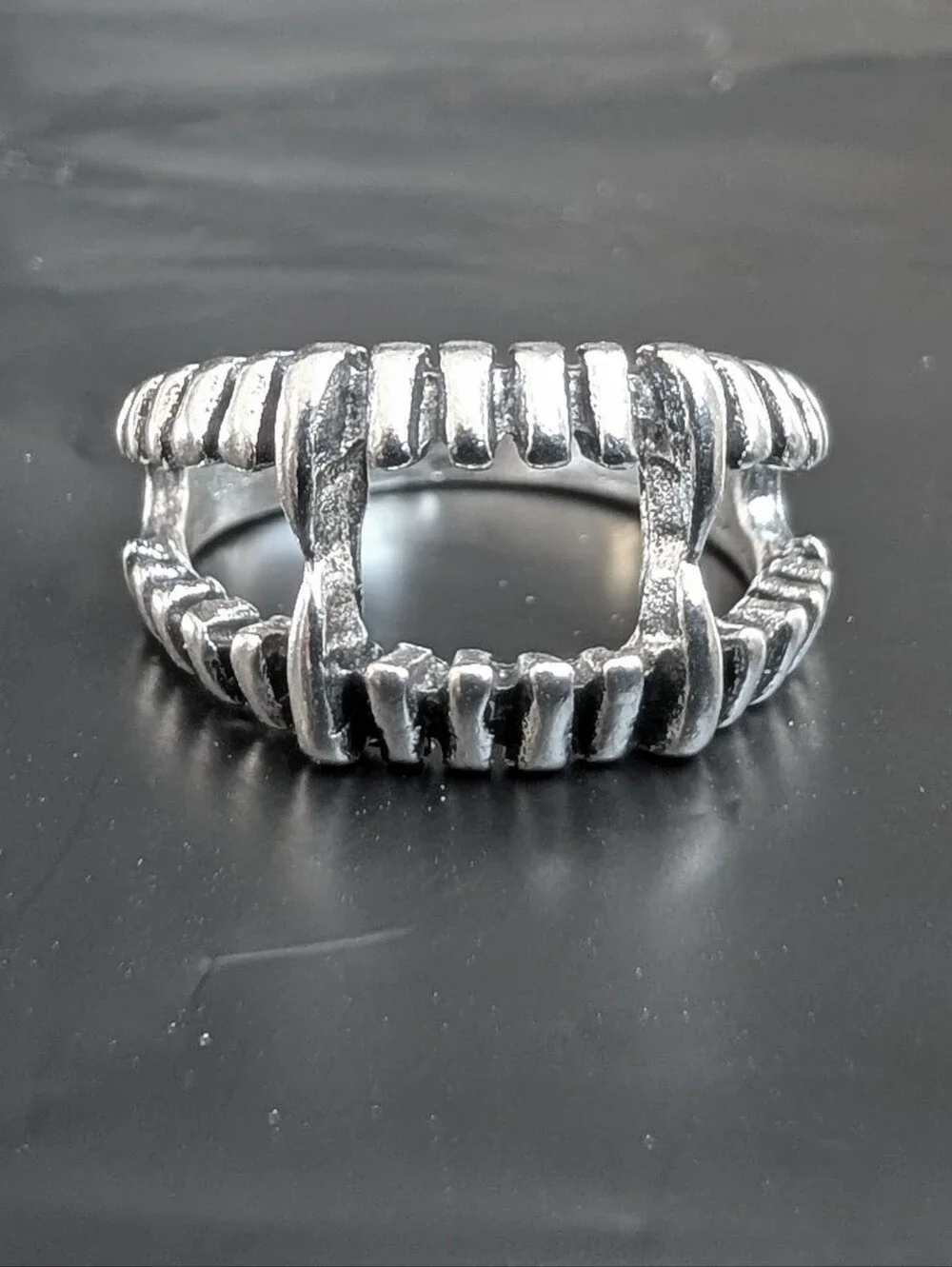 NWT Goth Punk Silver Vampire Teeth Ring Size 7 Unisex